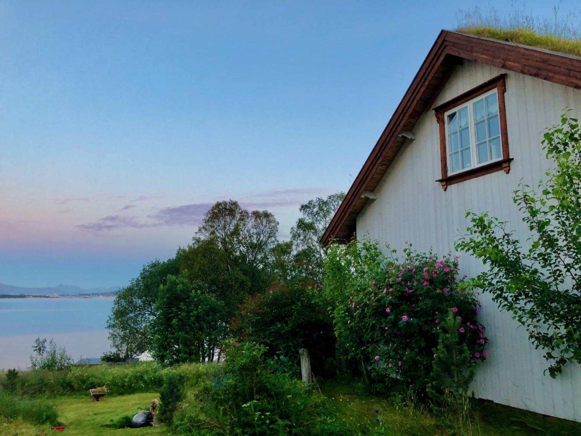 House By The Sea *