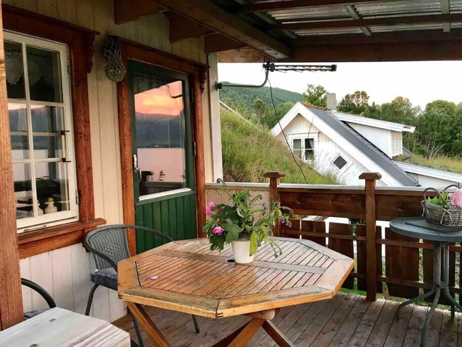House By The Sea *
